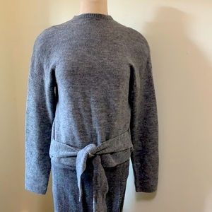 NWT Wayf gray women’s sweater size S